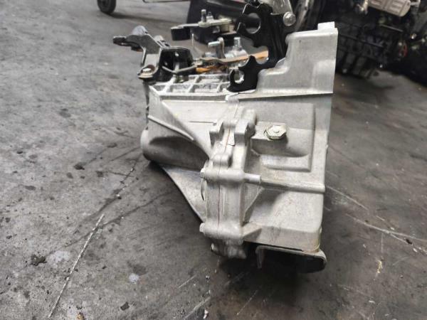 BOITE DE VITESSE MANUEL CITROEN C1 2014+ / PEUGEOT 108 / TOYOTA AYGO 2014+ 1.0 ESSENCE CODE 20TT55 - Vue 3